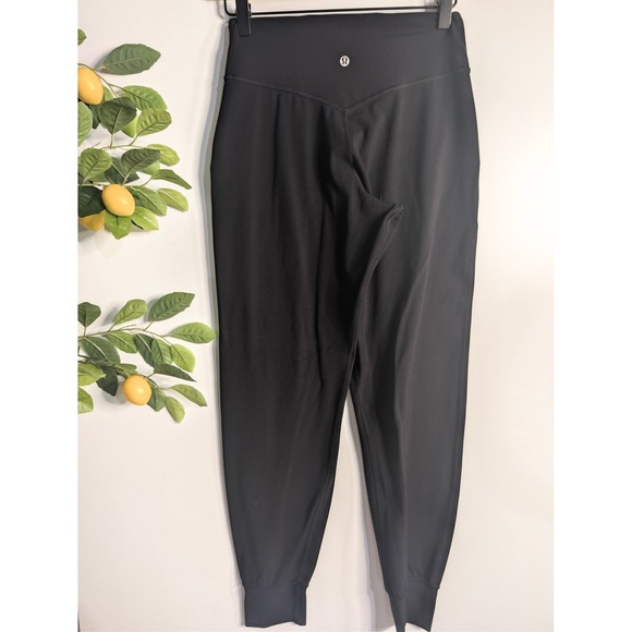 Lululemon black Align Joggers Sz 6 Like New - Picture 3 of 3